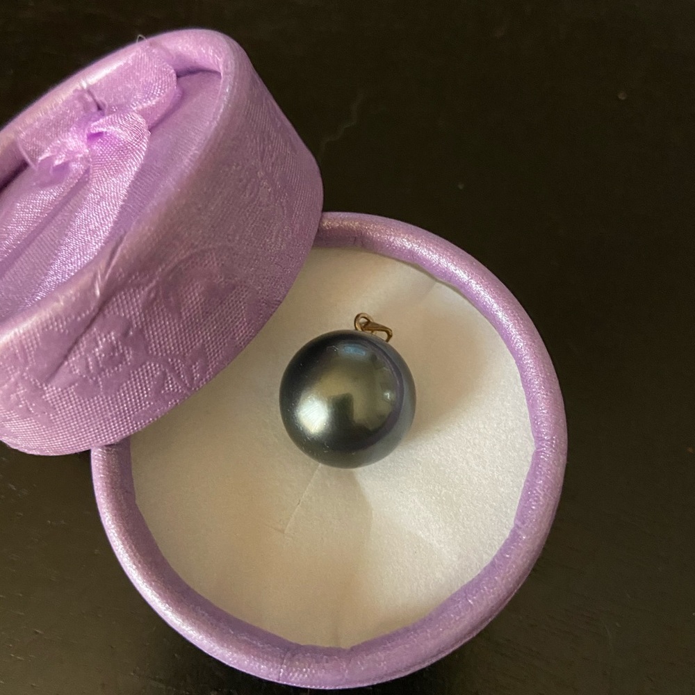 Pearl pendant